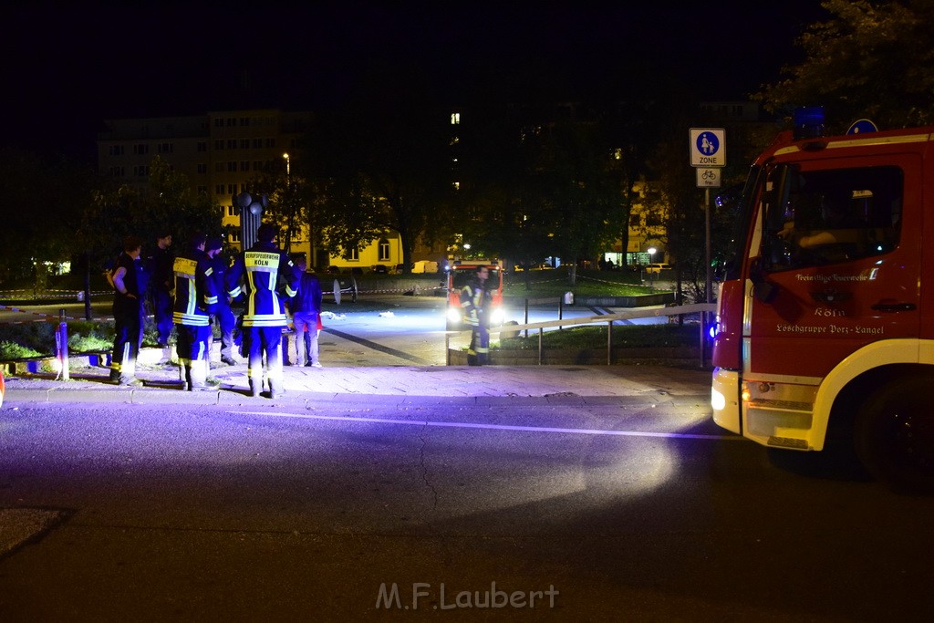 Einsatz BF Messerstecherei Koeln Neustadt Nord Eberplatz Platzmitte P028.JPG - Miklos Laubert